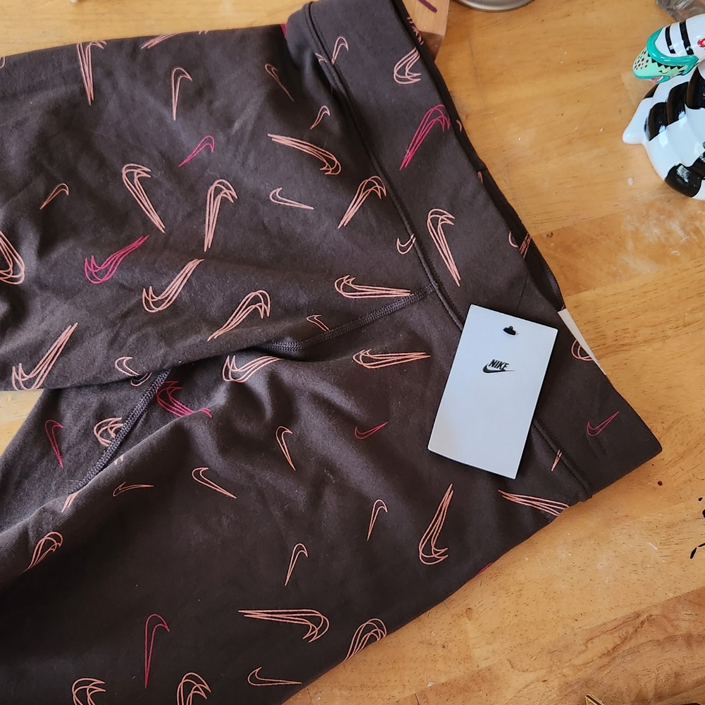 Nike Women's Bike Shorts - Brown with Pink Accents
